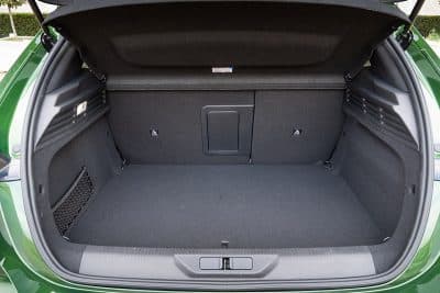 Découvrez le volume du coffre et l'intérieur arrière de la Peugeot 308