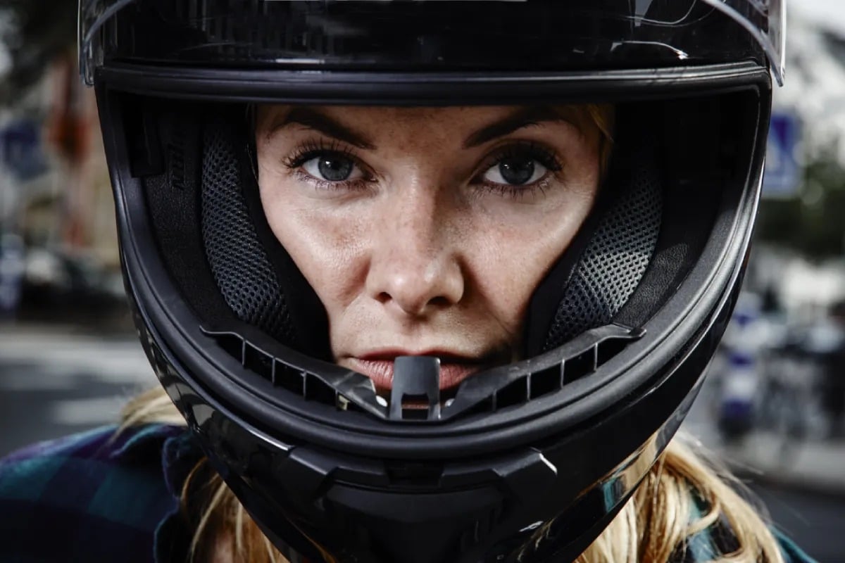 Sécurité et style : le top des casques scooter pour circuler en ville