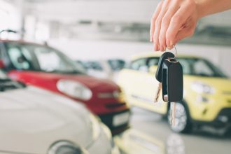 Quels critères analyser pour savoir si une voiture d’occasion est un bon investissement ?
